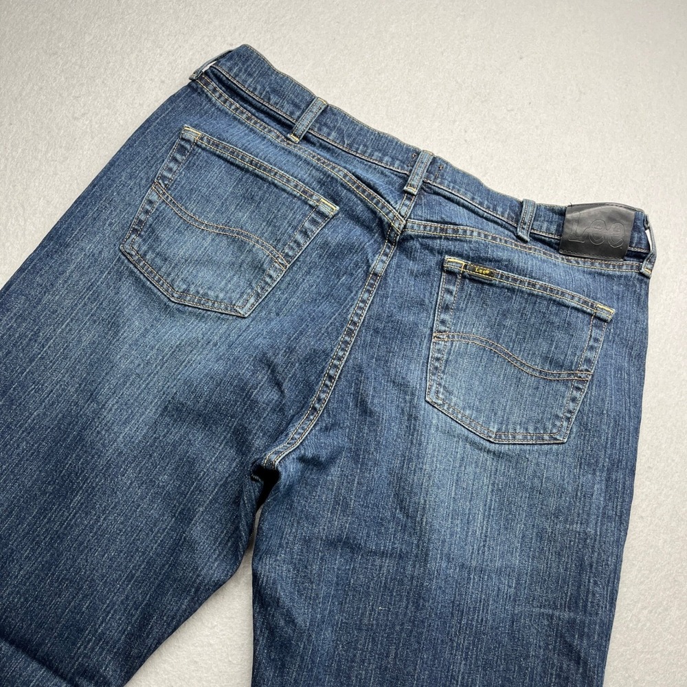 Lee Relaxed Fit Jeans Mens 38x32 Medium Wash Blue Denim Straight Leg Everyday